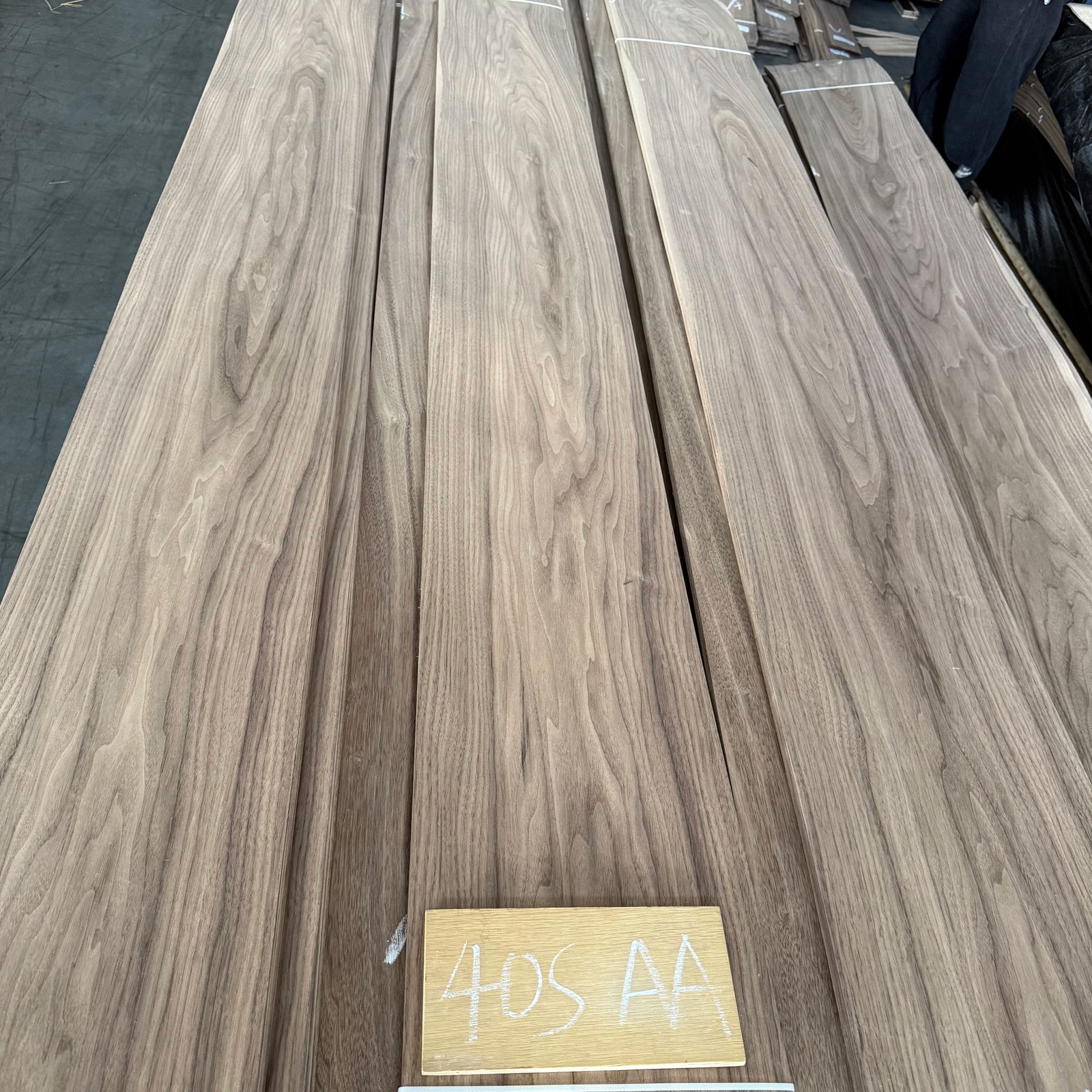 Natural Black Walnut Crown Cut Veneer 40S – AA Grade