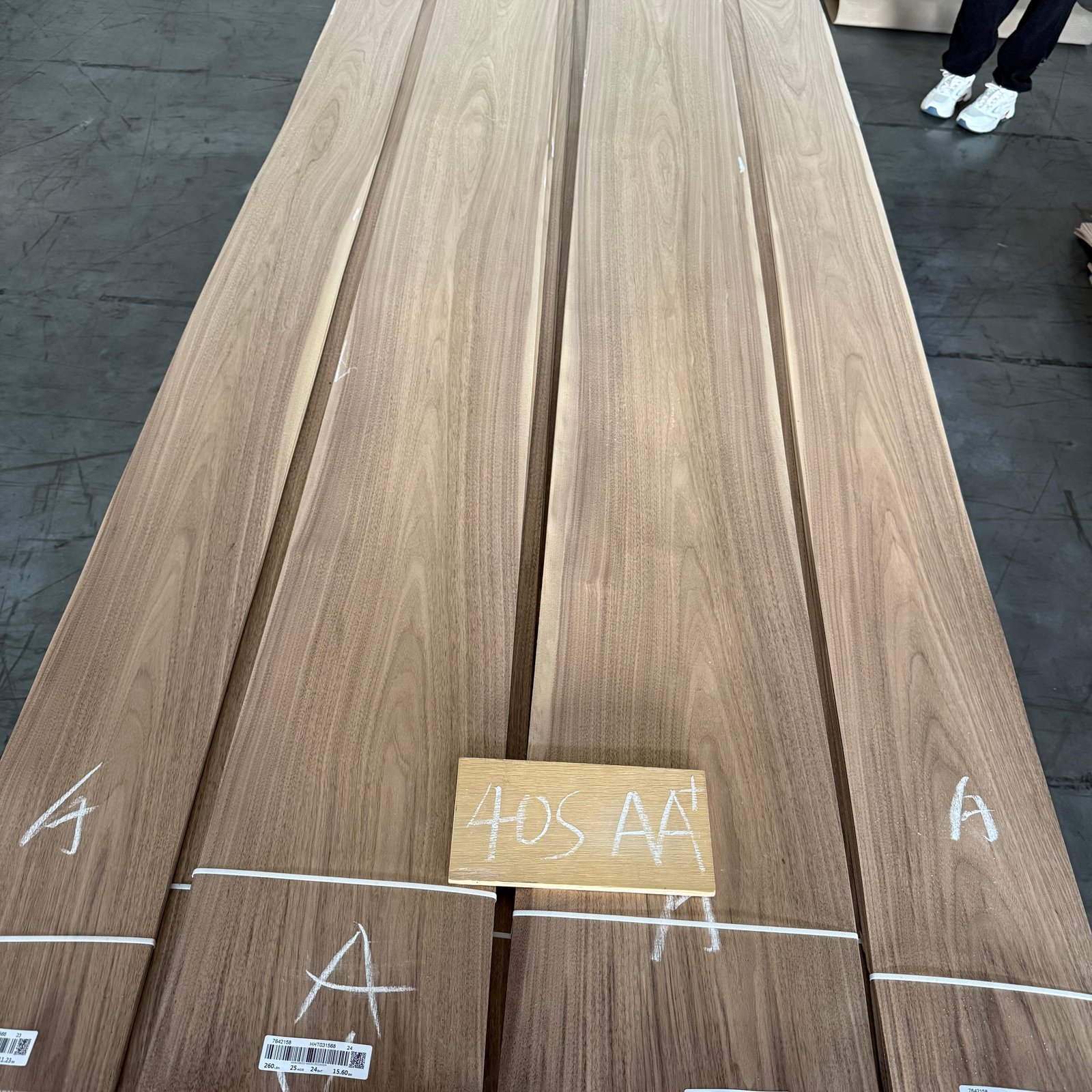 Natural Black Walnut Crown Cut Veneer 40S – AA+ Grade