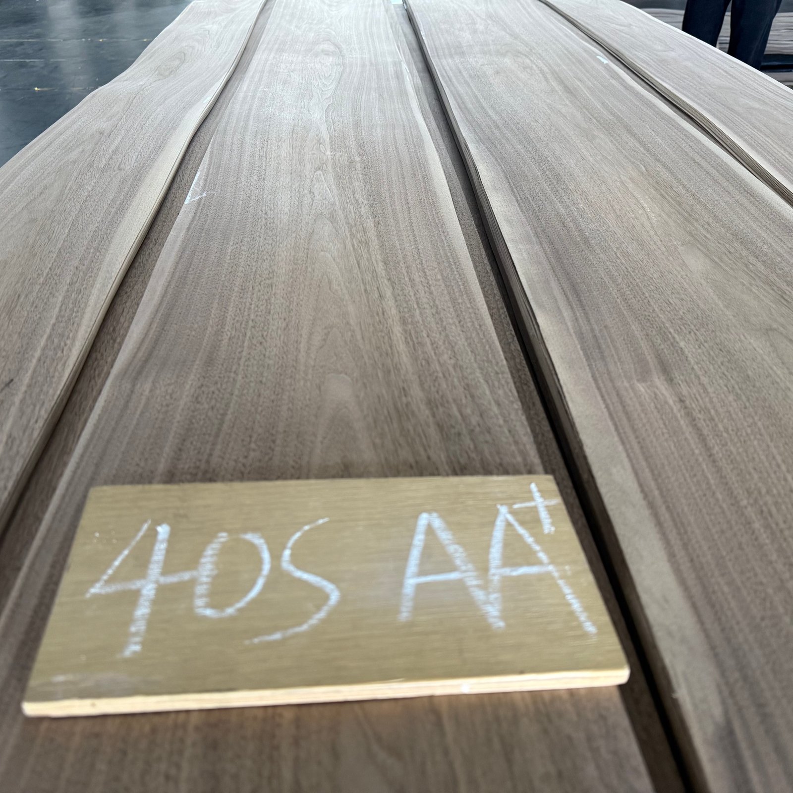 Natural Black Walnut Crown Cut Veneer 40S – AA+ Grade