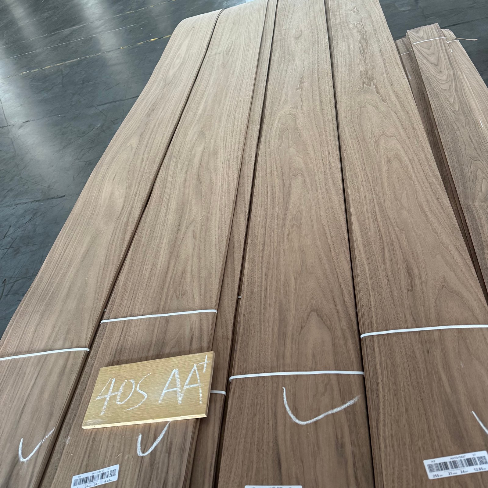 Natural Black Walnut Crown Cut Veneer 40S – AA+ Grade