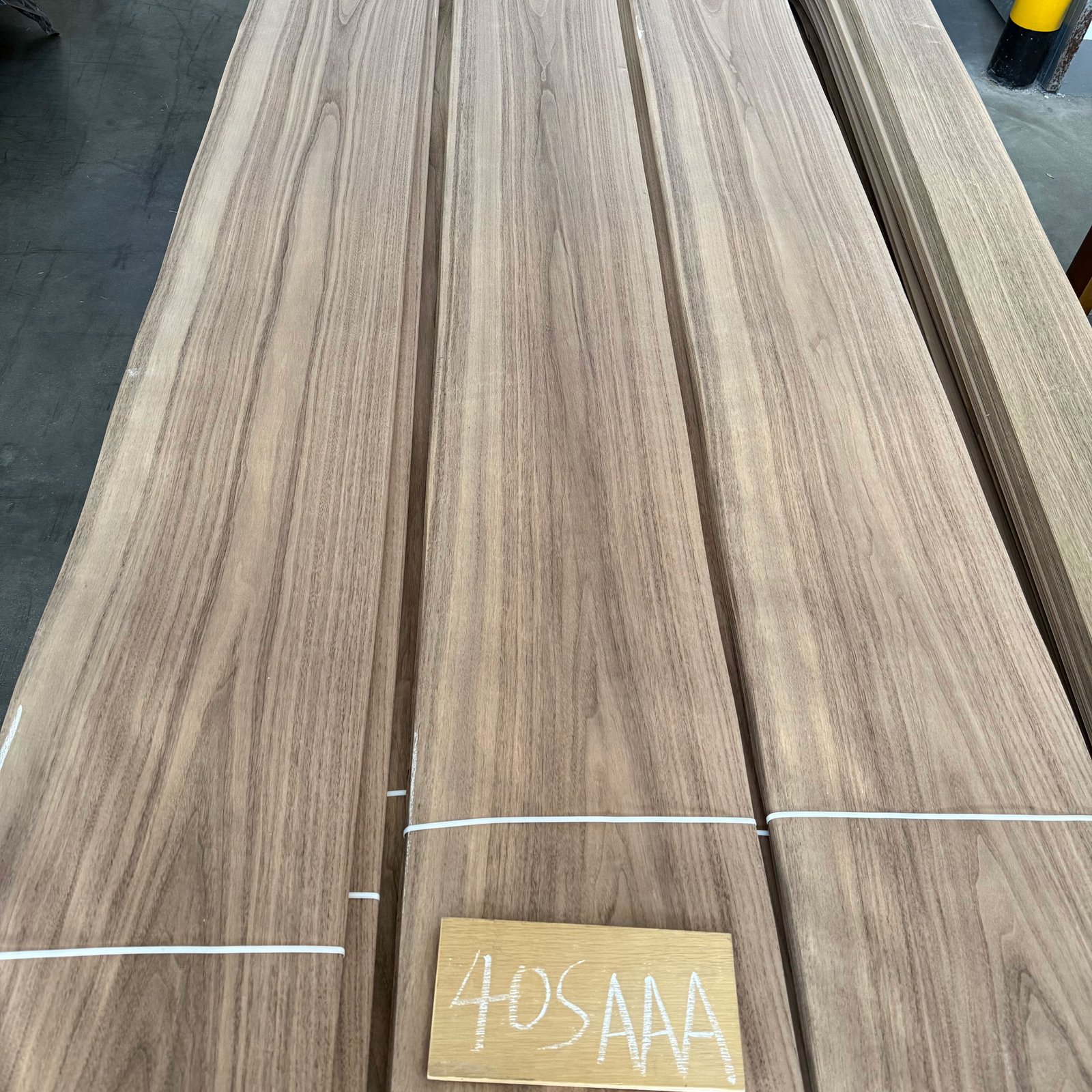 Natural Black Walnut Mixed Grain Veneer 40S – AAA Grade