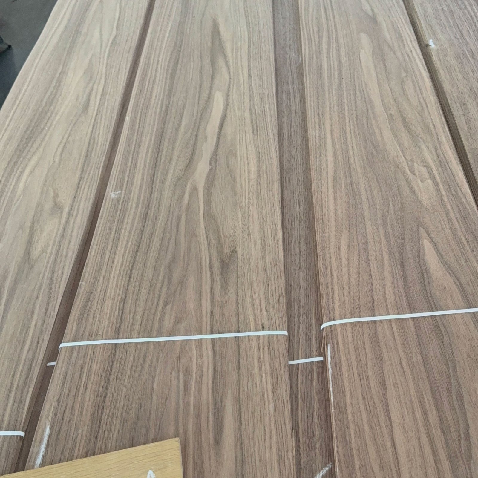 Natural Black Walnut Mixed Grain Veneer 40S – AAA Grade