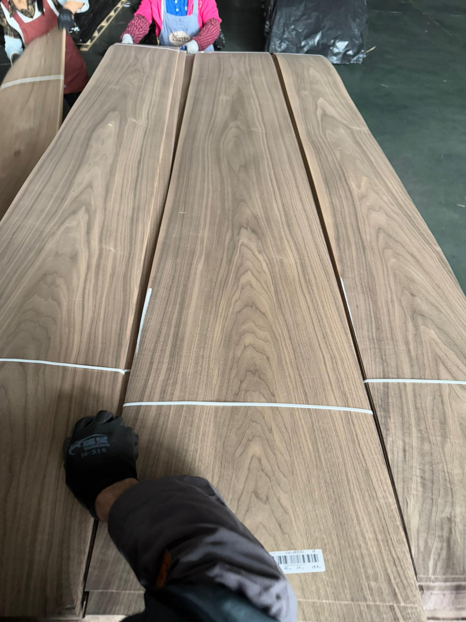 American Black Walnut Straight Grain Veneer 0.5 mm – AA+ to AAA Grade