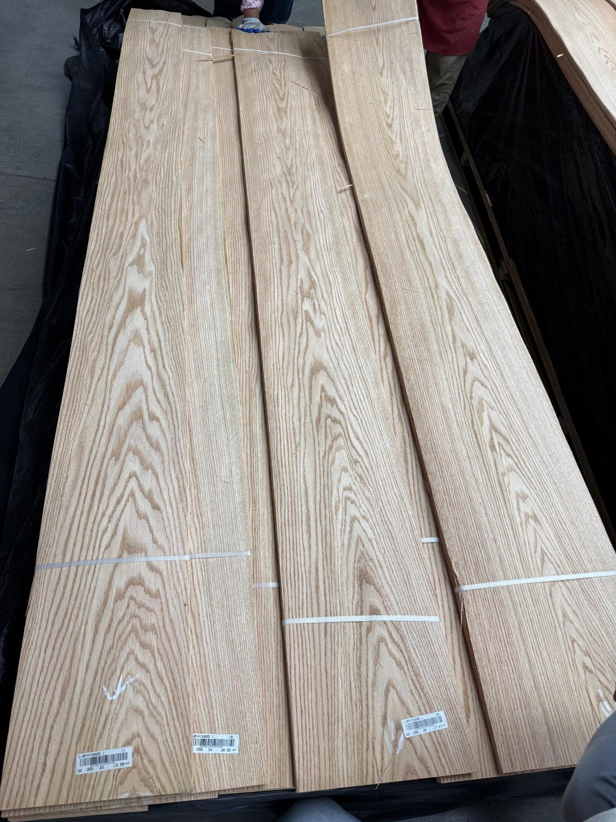 American Red Oak Veneer 0.5 mm – AA+ Grade