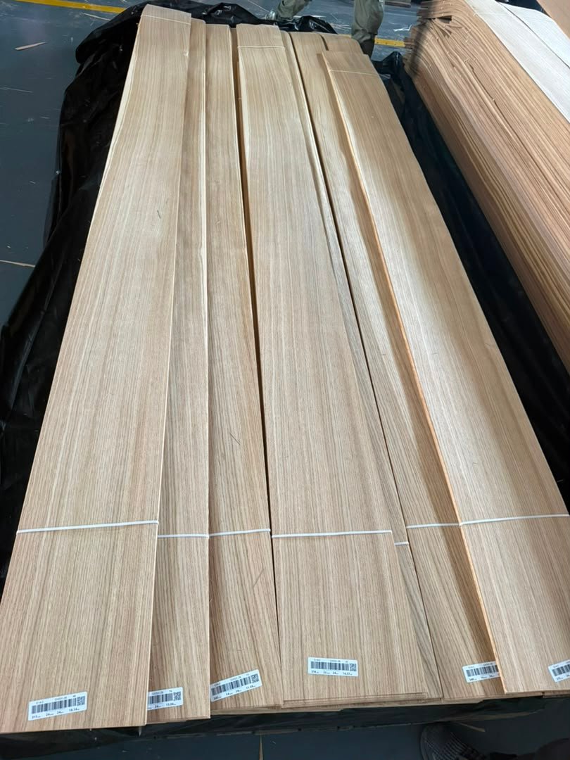 European Oak Straight Grain Veneer 0.5 mm – AA Grade