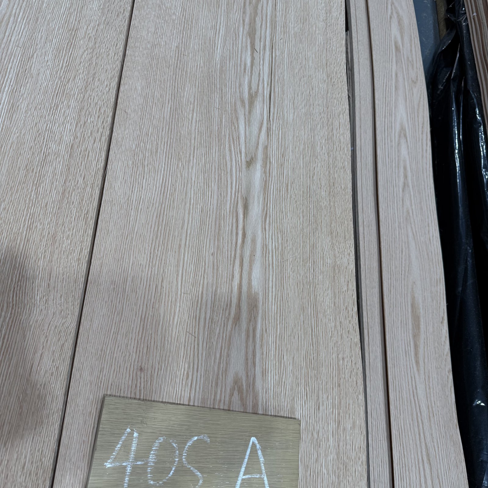 Natural Red Oak Crown Cut Veneer 40S – A Grade