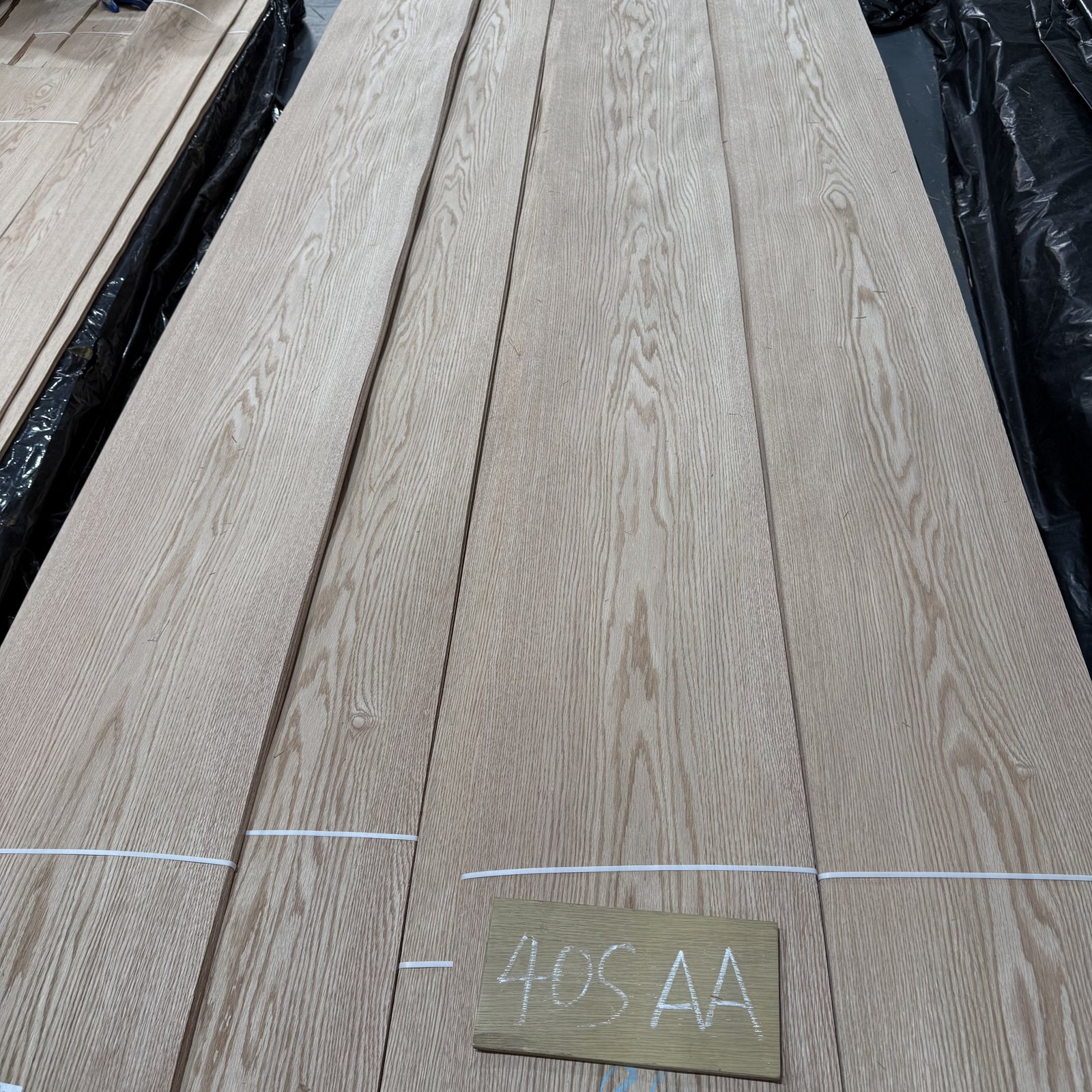 Natural Red Oak Crown Cut Veneer 40S – AA Grade