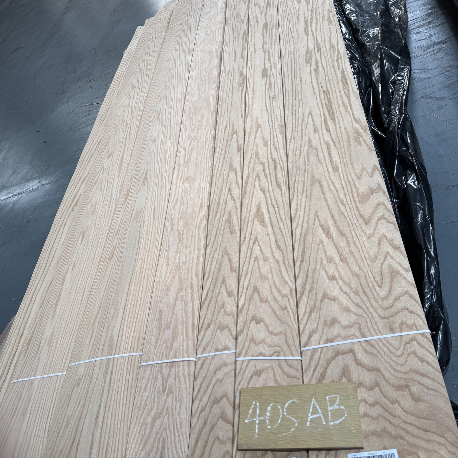 Natural Red Oak Crown Cut Veneer 40S – AB Grade