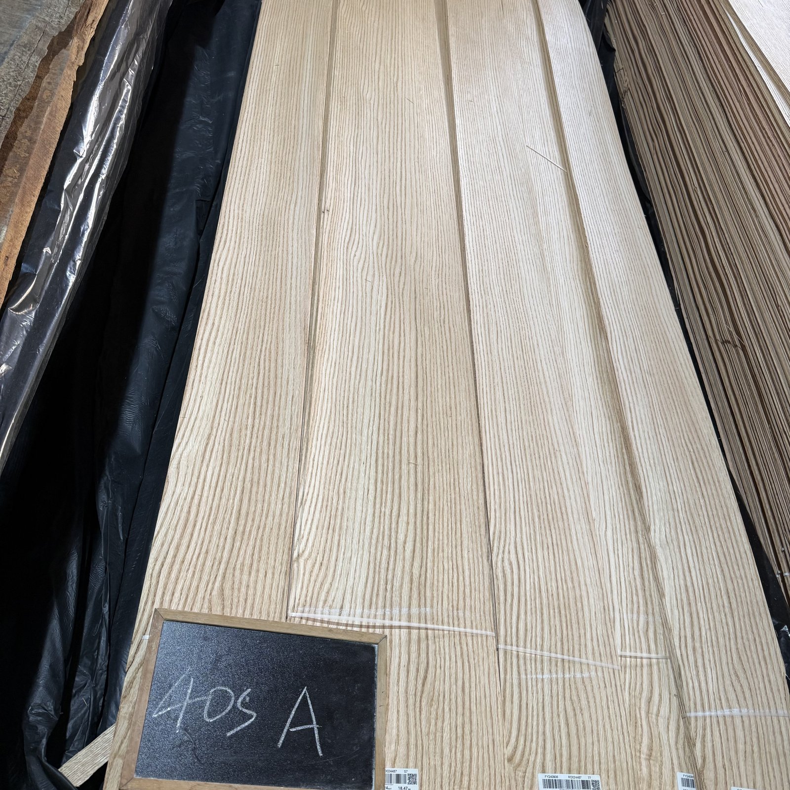 Natural Red Oak Straight Grain Veneer 40S – A Grade