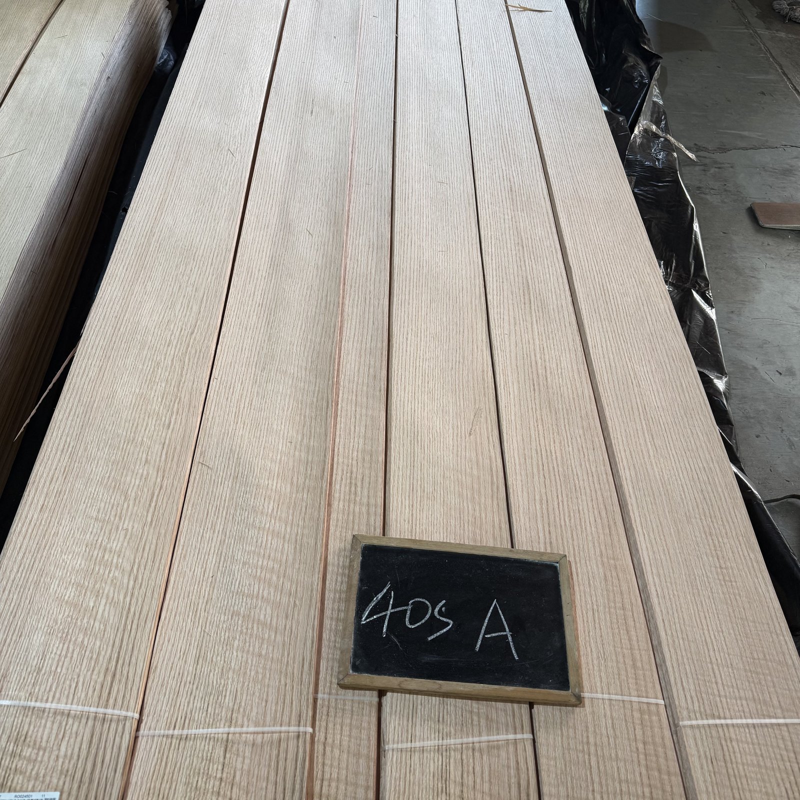 Natural Red Oak Straight Grain Veneer 40S – A Grade